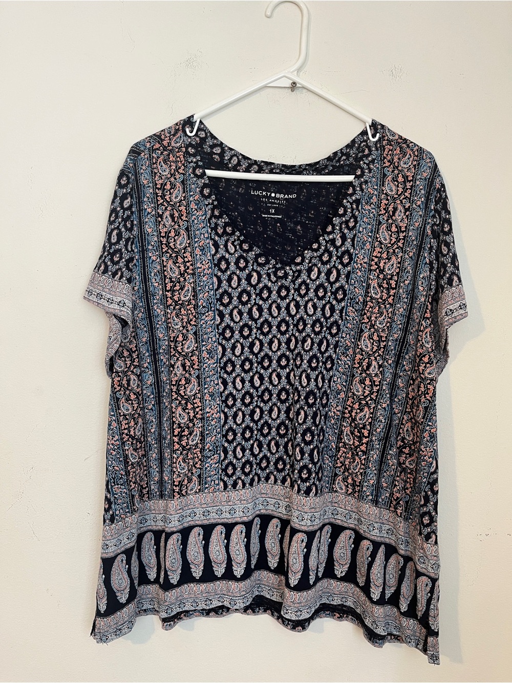 Lucky Brand Navy Paisley & Floral Short Sleeve top size 1X Cotton/ Modal casual